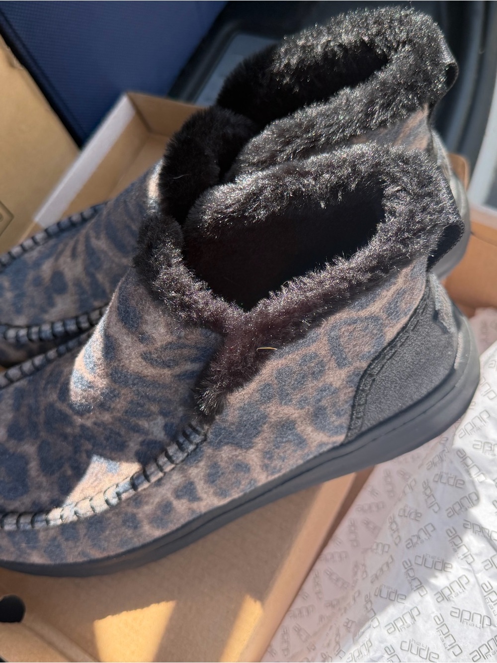 Hey Dudes- women’s 9